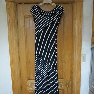 Fora long black & white stripe short-sleeved maxi dress